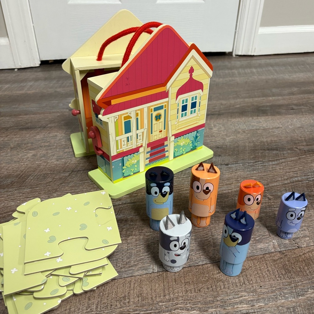Bluey Wooden House Play set